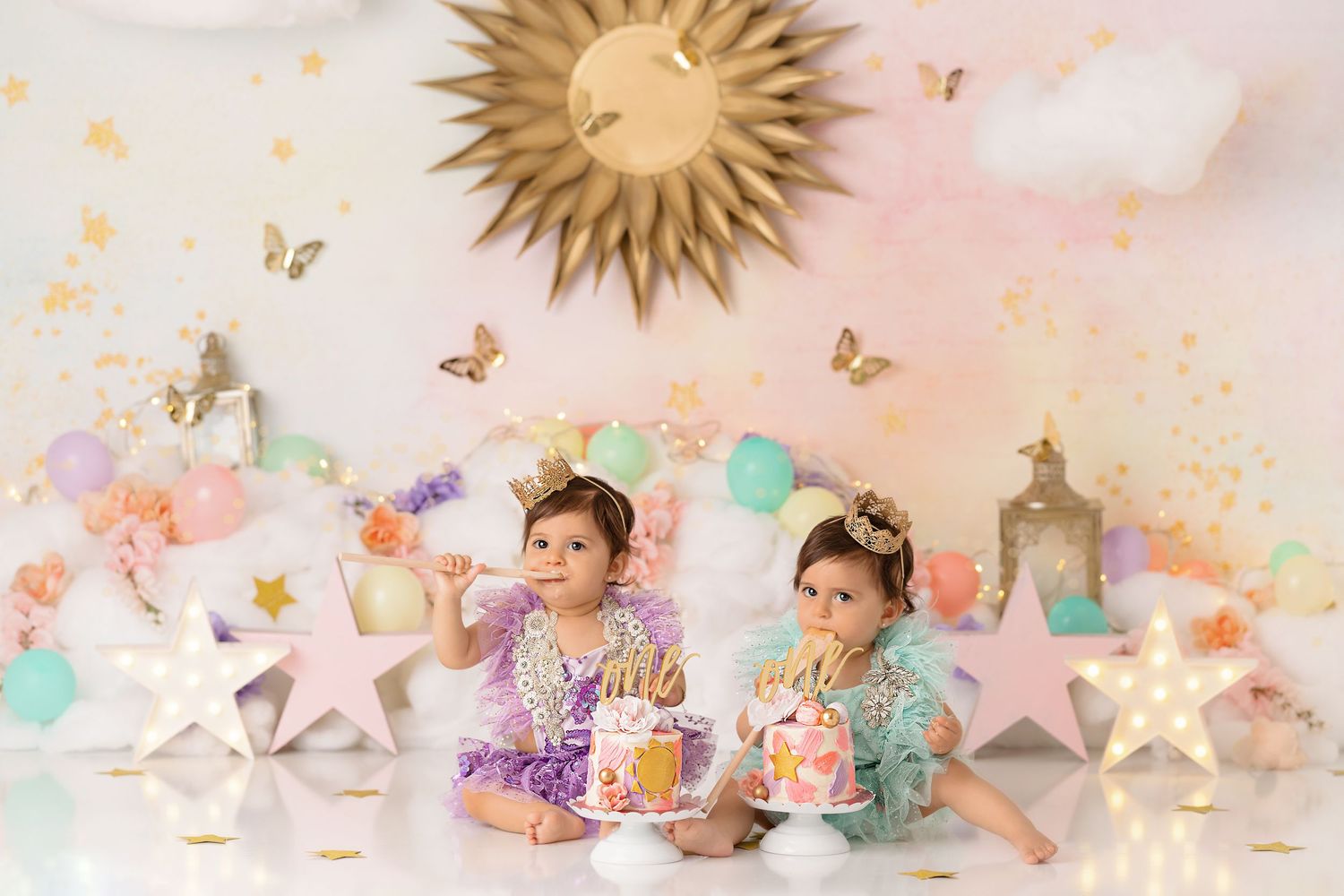 sun star estrella luna cake smash, twin girl first birthday photoshoot, los angeles california, best photographer