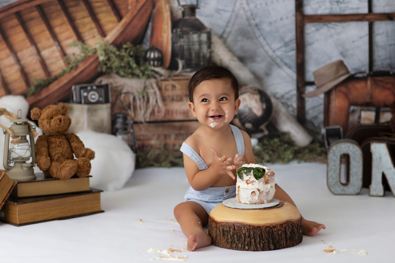 classic cake smash, baby boy first birthday photoshoot, los angeles california, best photographer