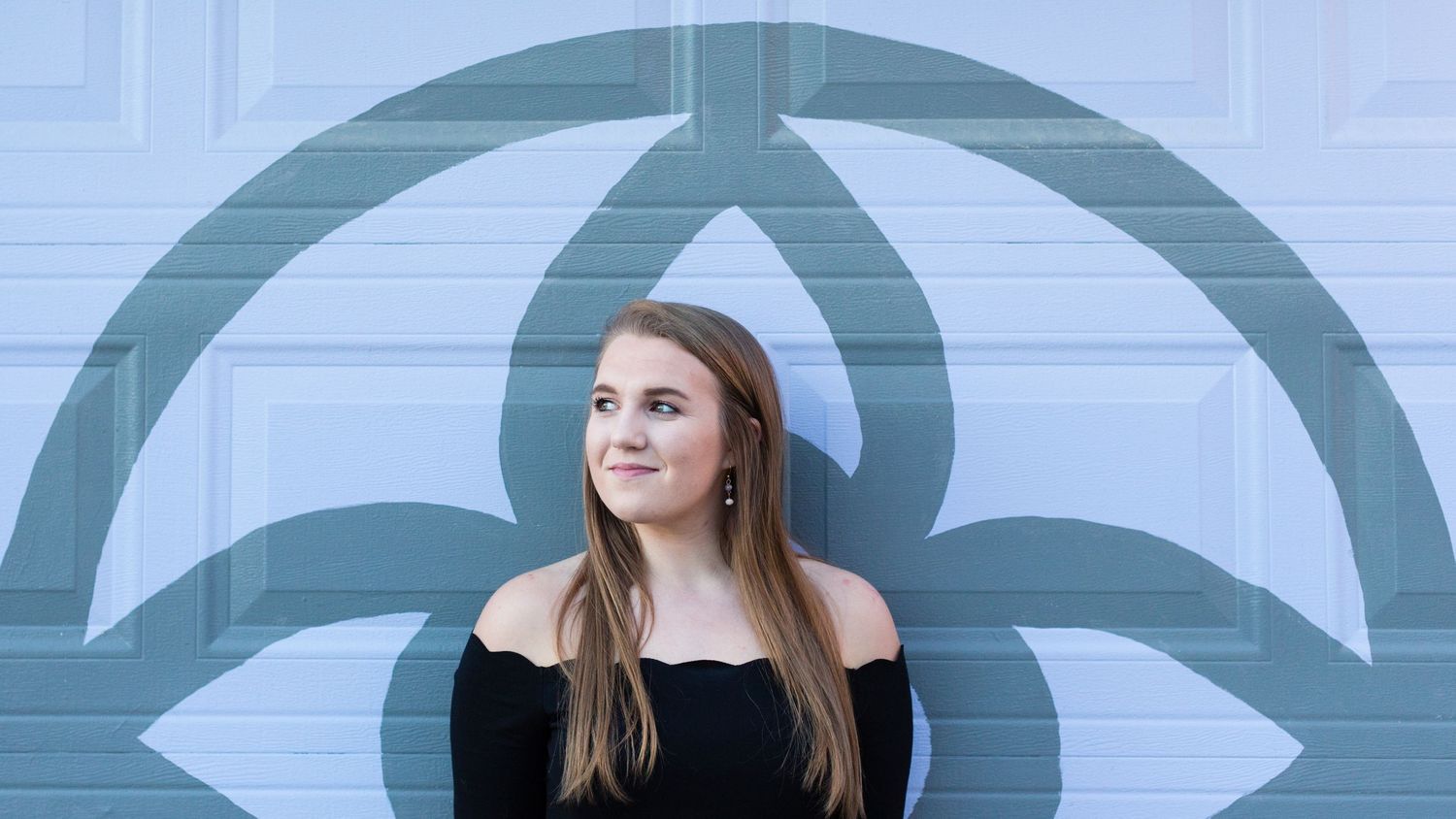 Zionsville senior photography shoot in Carmel Arts District