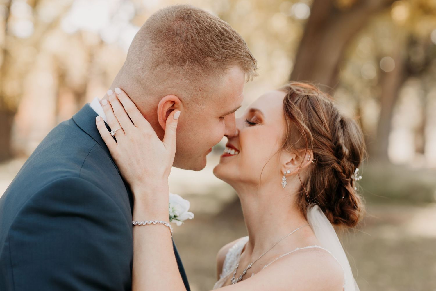 Ohio Wedding, Ohio Photographer, Wedding Photographer, Winterberry Farm, Bride and Groom Photos