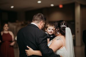 Lafayette, Louisiana based Wedding + Family Photographer
