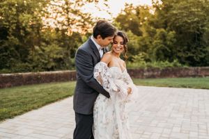 Portrait of a bride and groom at the Peterloon Estate in Cincinnati.