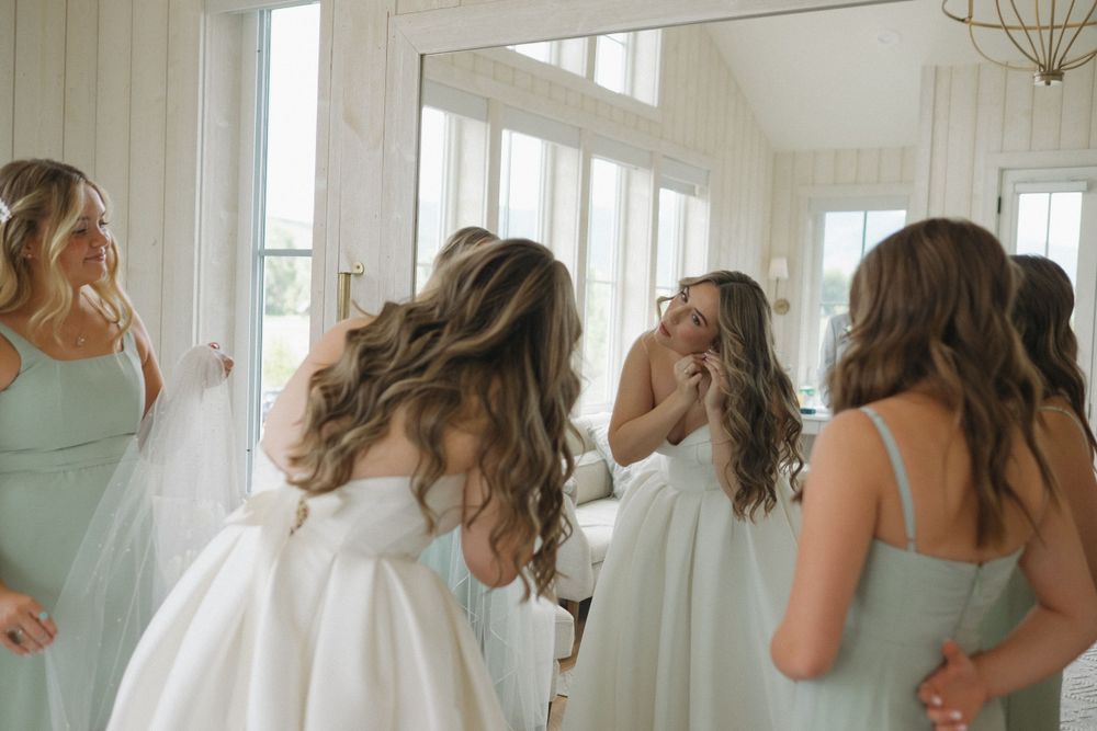 A beautiful, elegant wedding day. Straight out of a storybook.