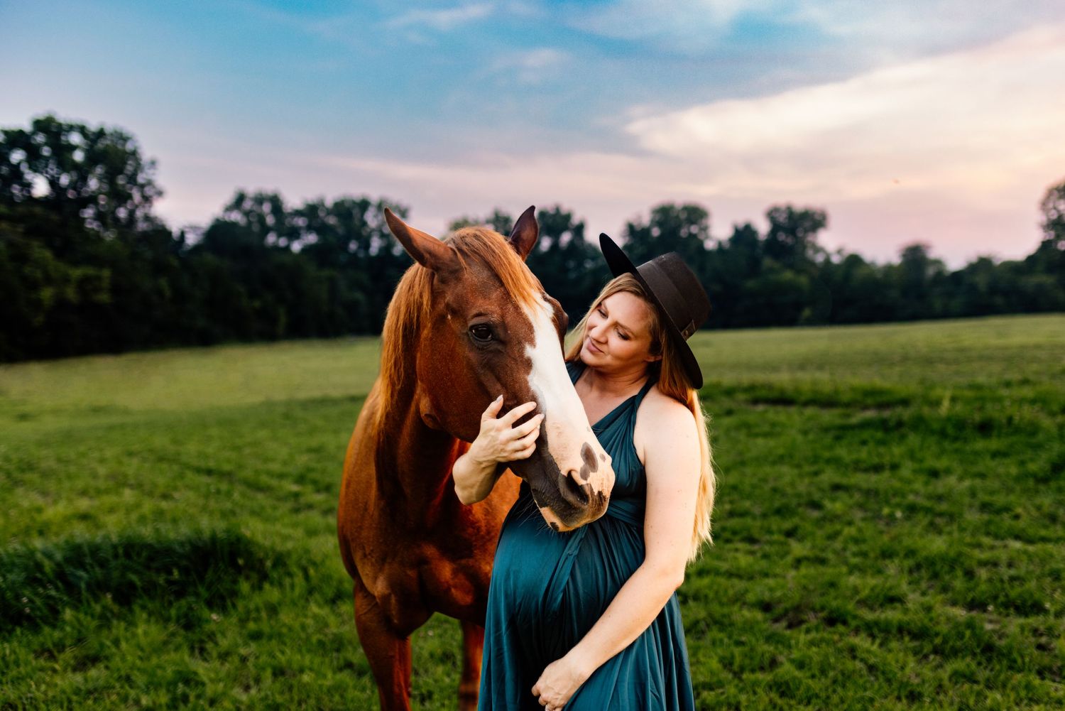 Maternity Photographer in Fort Wayne Indiana