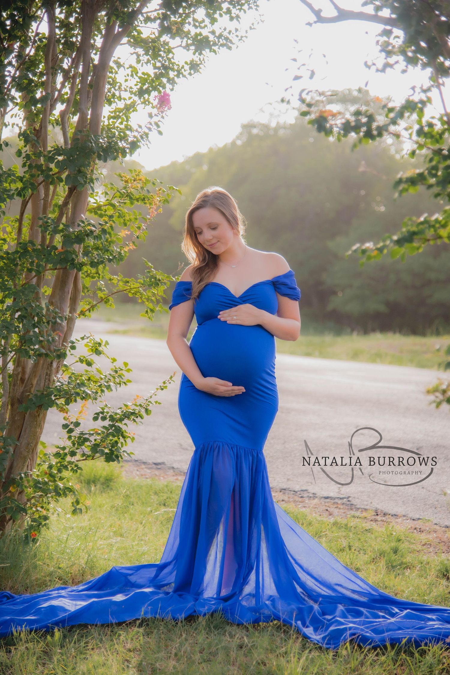 Maternity Photoshoot Session at Walnut Creek Metropolitan Park in Austin, Texas