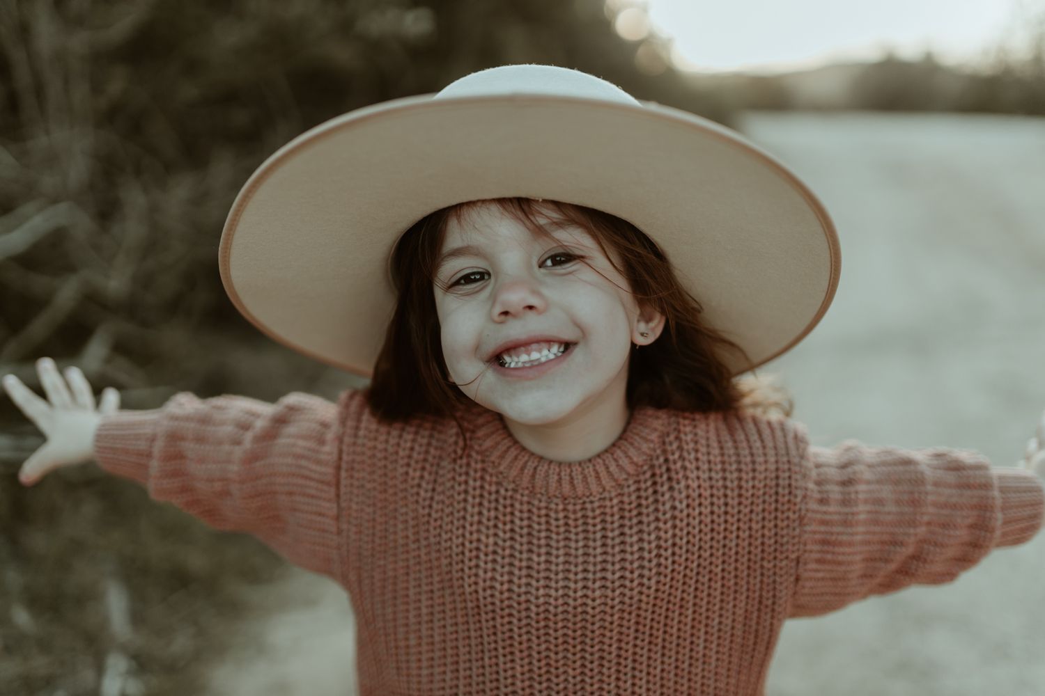 boho lifestyle photographer capturing raw real moments. based in lake Macquarie nsw, servicing the central coast and New