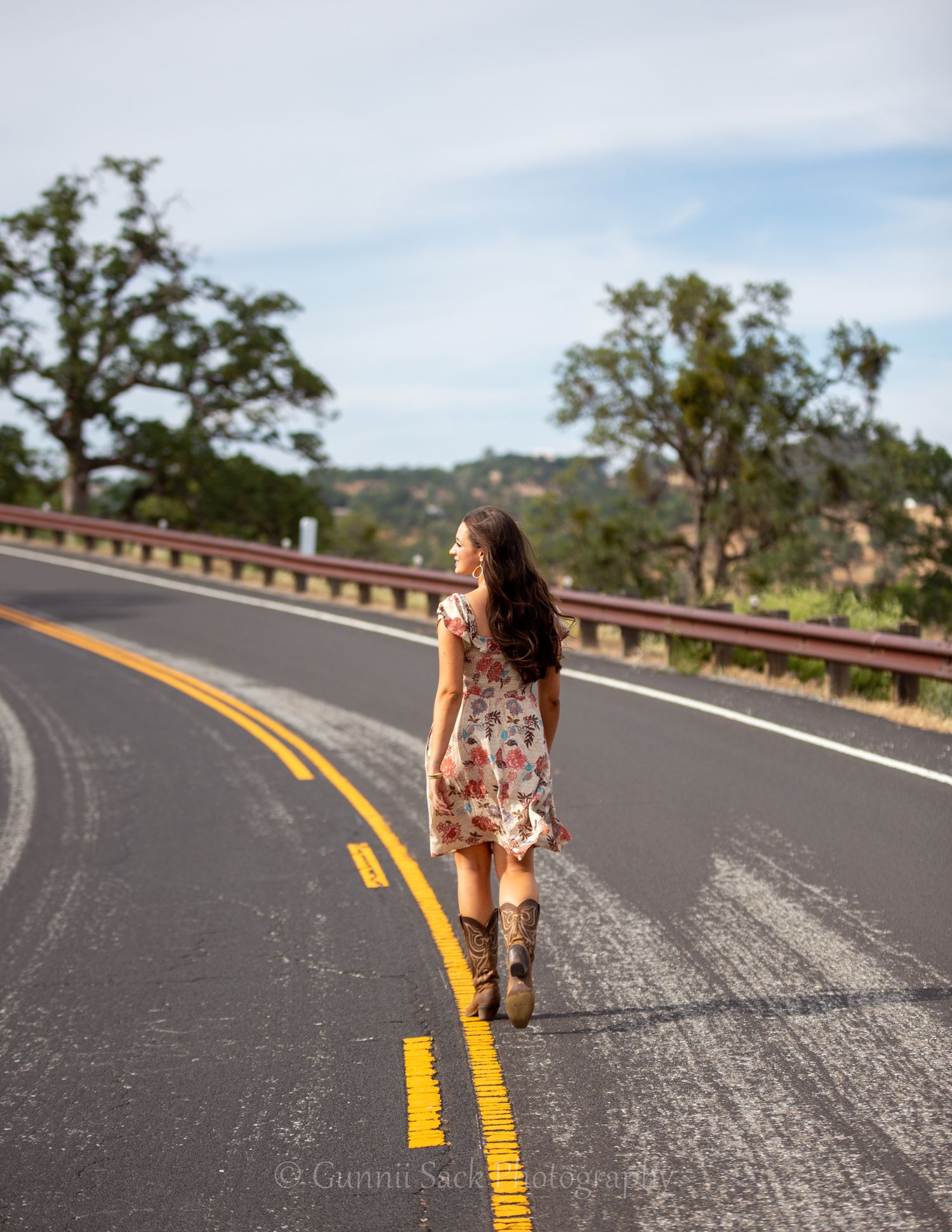 gunnii sack photography, graduation photo surfing, lake shoot, class of 2022, calaveras