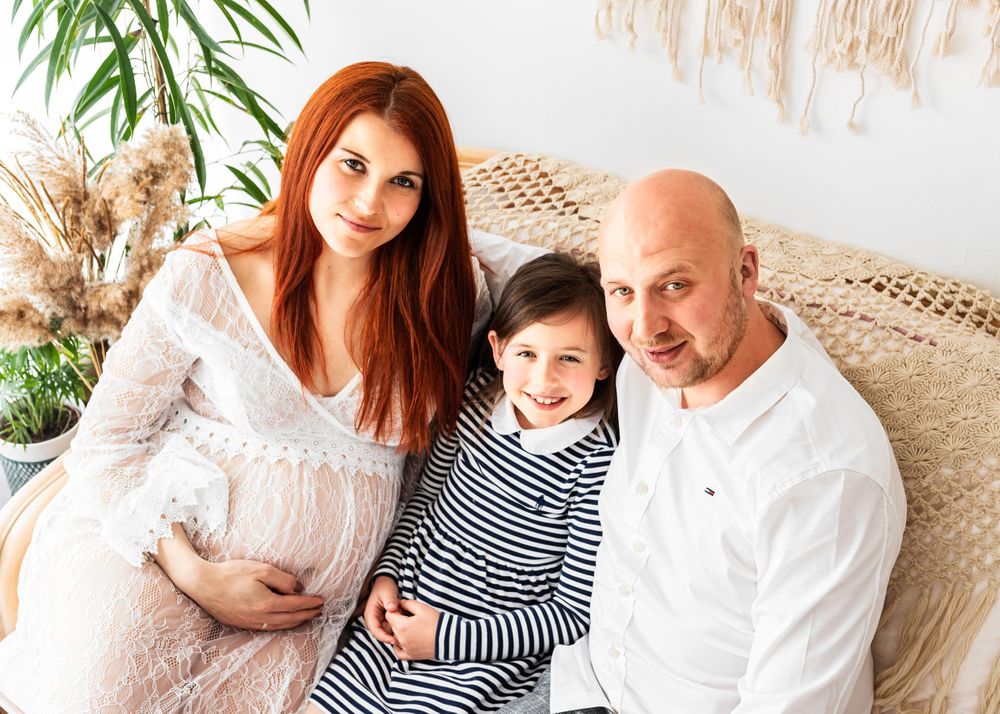 maternity photoshoot with family Hereford
