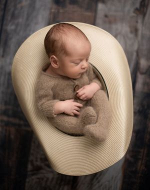 Yakima Newborn Photographer