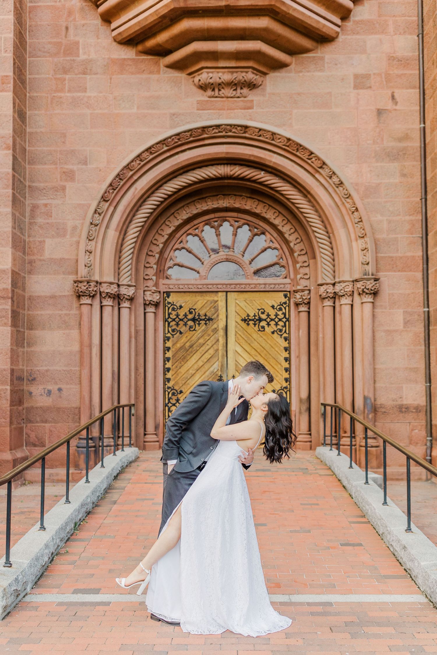 MOONGATE GARDEN WASHINGTON DC ENGAGEMENT PICTURES
