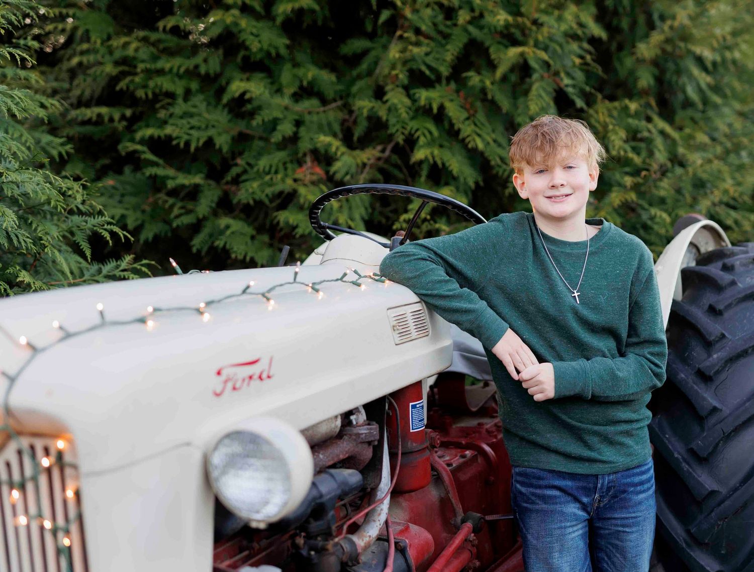 Delaware Family Photography Red Truck Christmas Photos Cozy