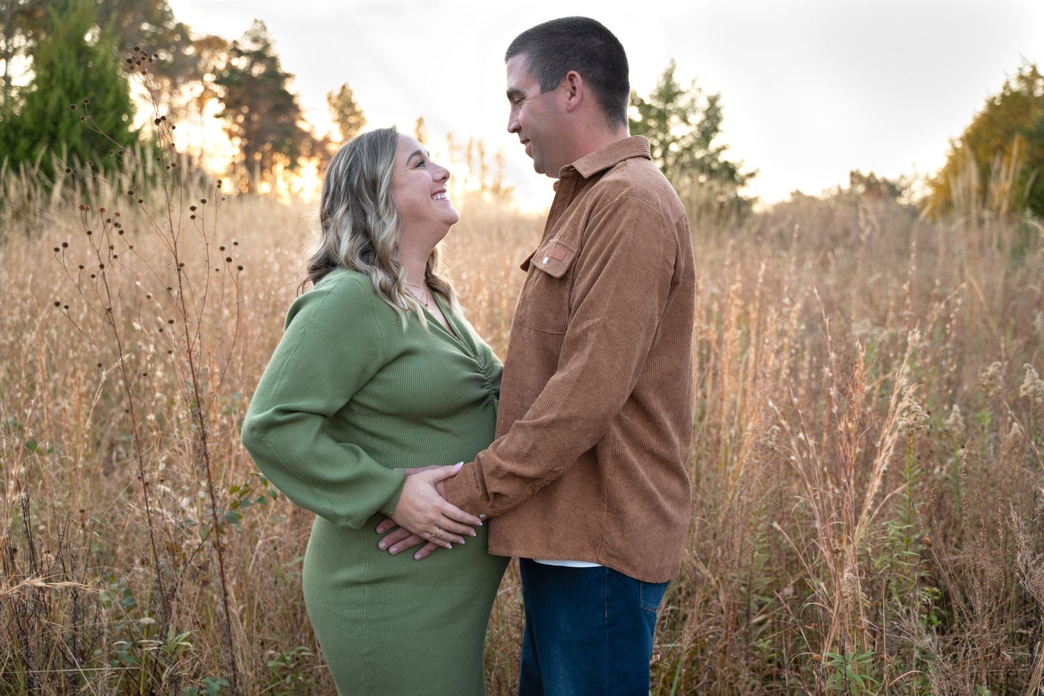Maternity photo in field