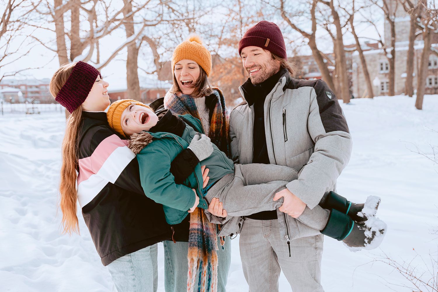 Séance photo de famille en hiver à Montréal