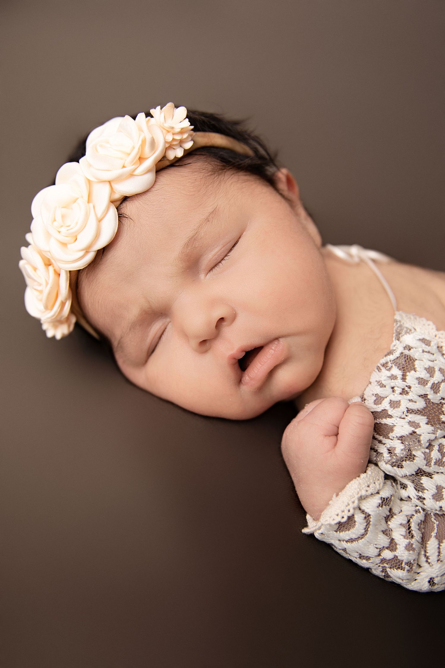 Sara Prue Photography- Creating timeless newborn portraits.