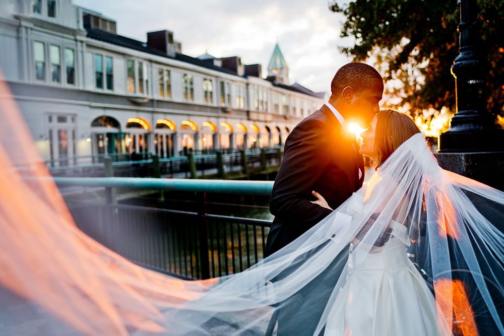 how to take bride with long veil wedding photo