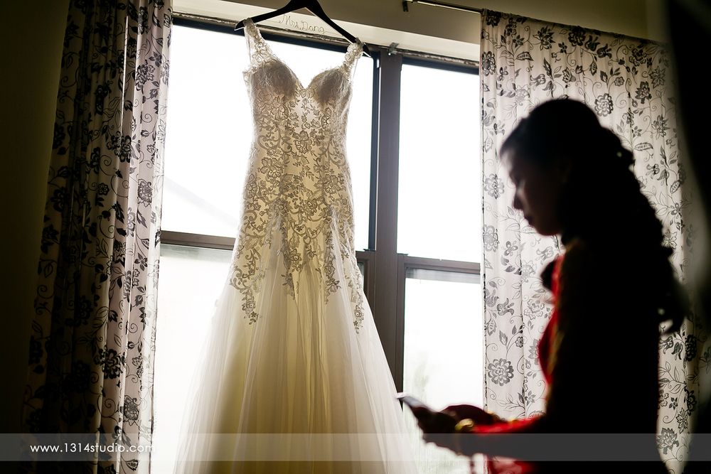 bride reading intimate letter from groom