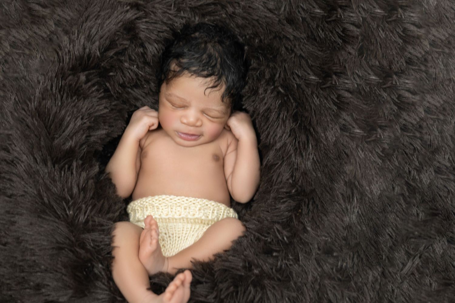 NEWBORN PHOTOS NEWBORN PORTRAITS NEWBORN PHOTOGRAPHY PHOTOGRAPHER NEAR ME