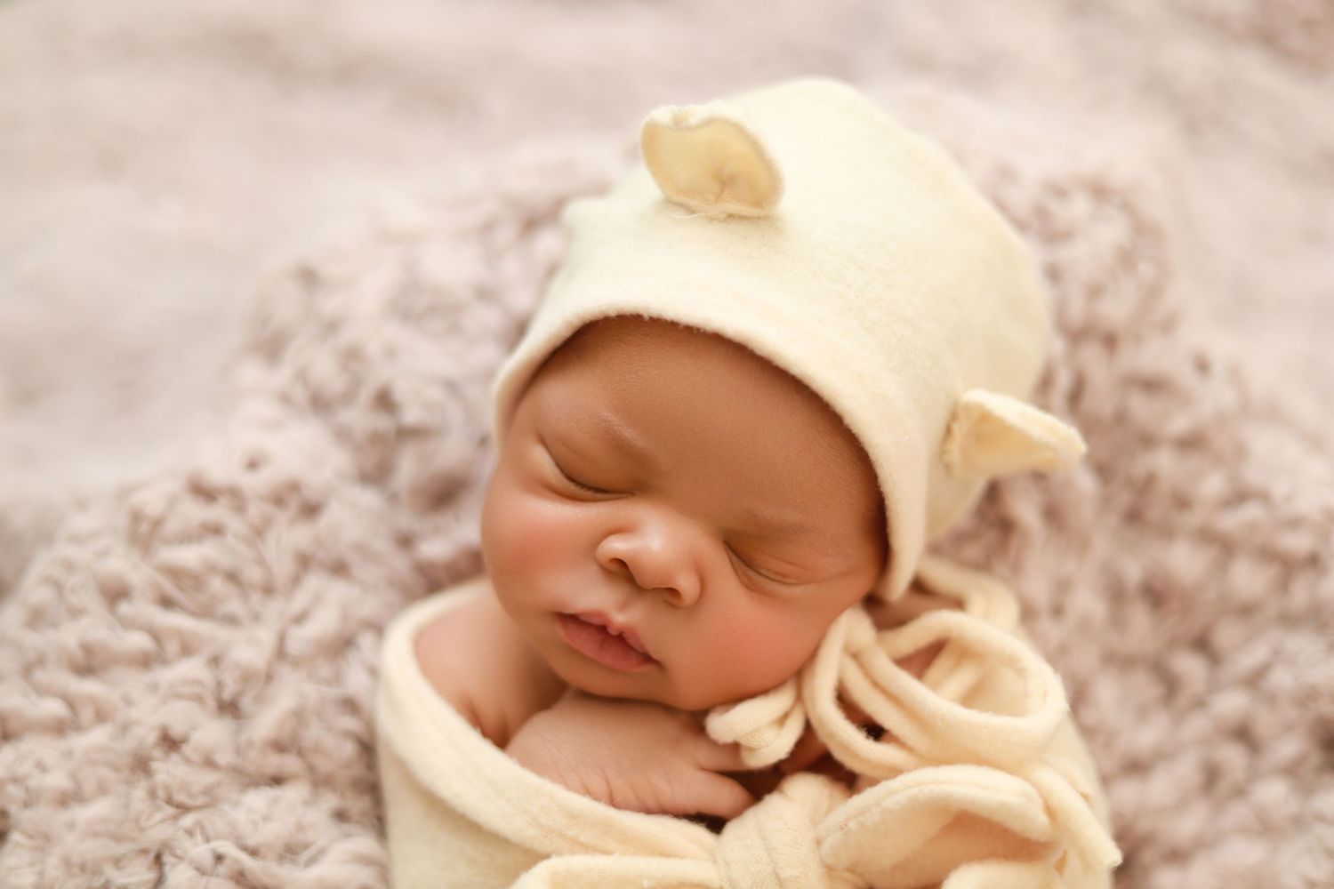 NEWBORN BABY NEWBORN IMAGES NEWBORN PHOTOGRAPHER NEAR ME NEWBORN PHOTOSHOOT