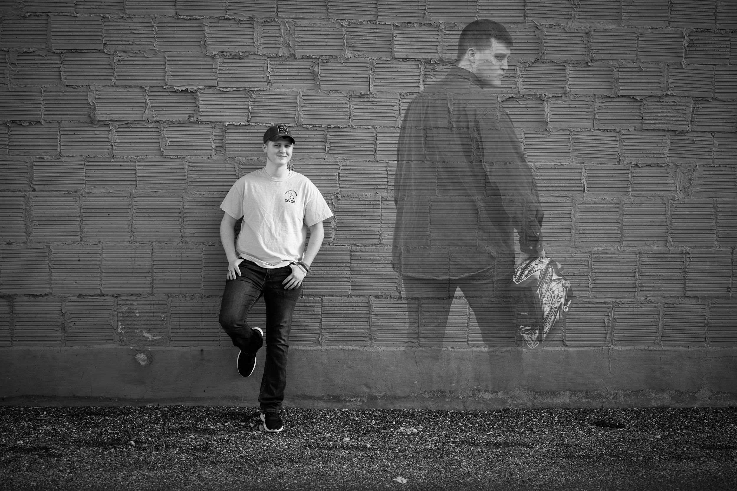 boy senior pictures with mitt