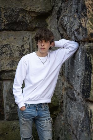 boys senior pictures alley