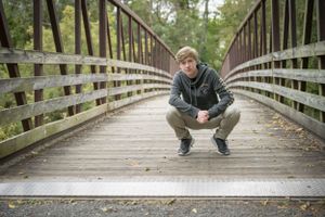 boys senior pictures tracks