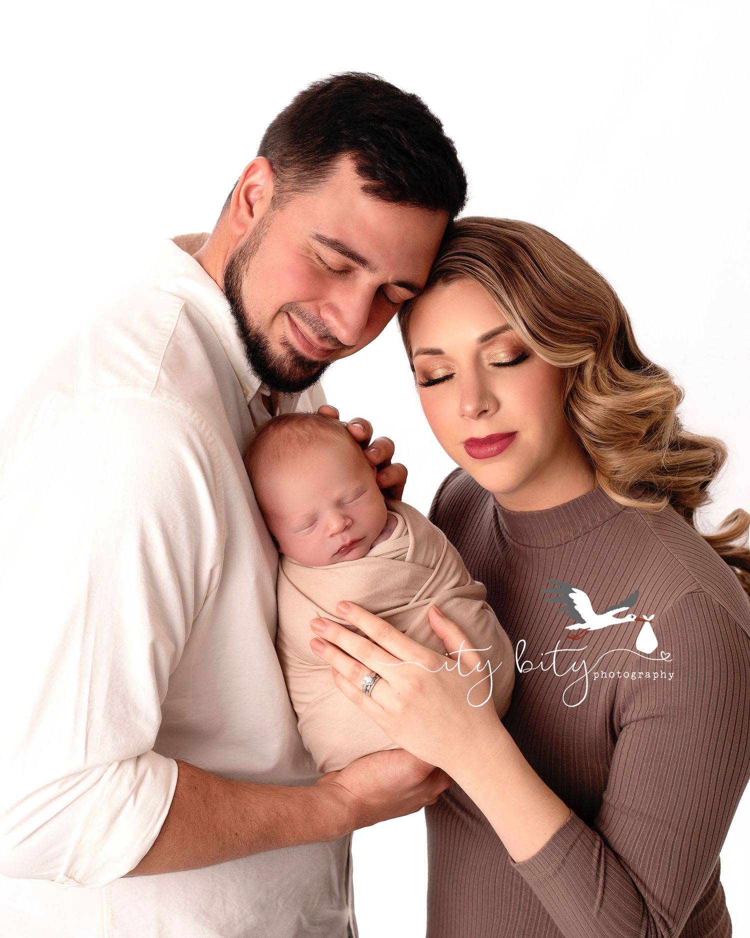 Amherst Newborn Photographer Baby Samuel Family Photoshoot Mom & Dad near Cleveland