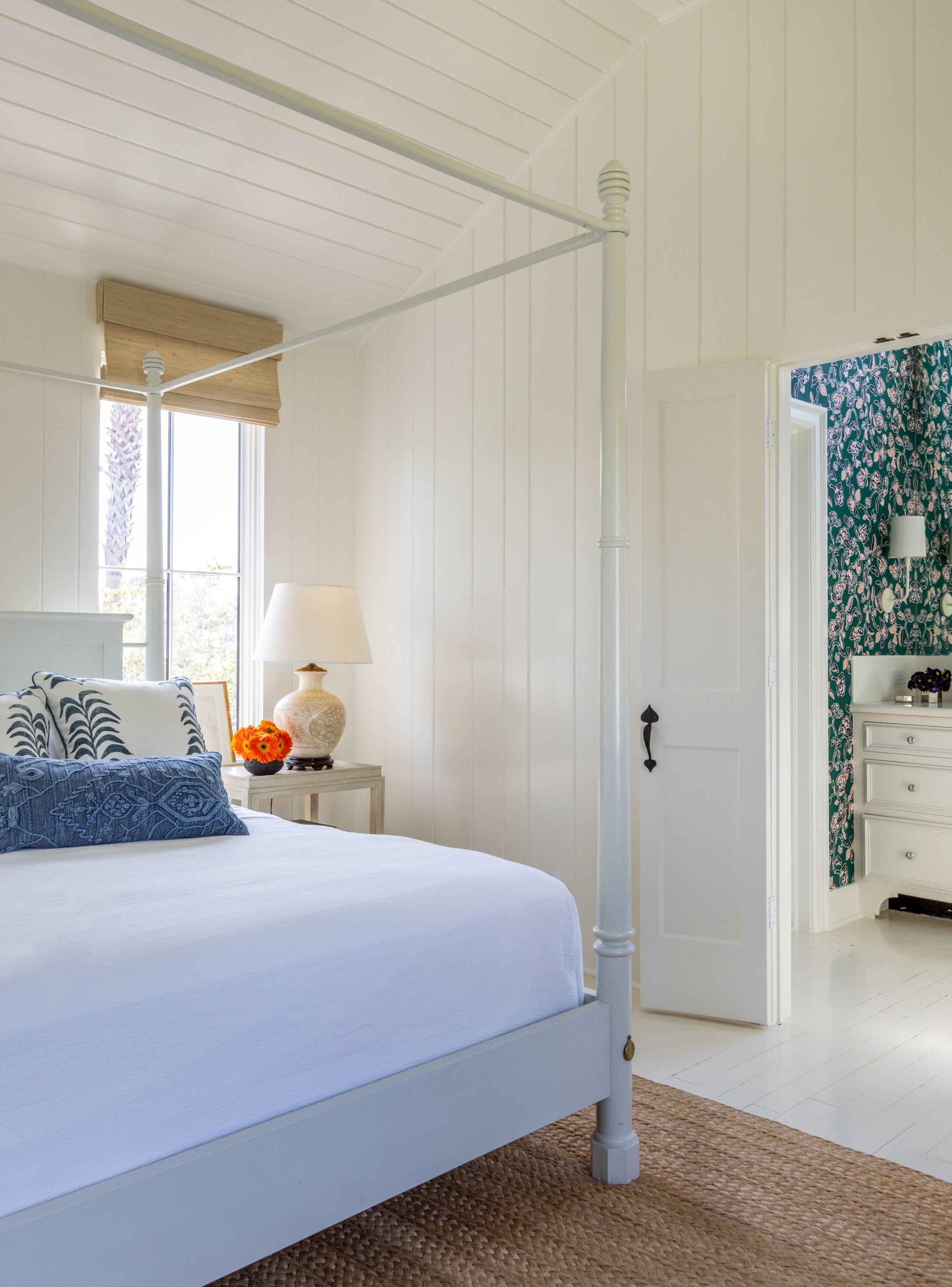 Luxury traditional guest room in ponte vedra beach