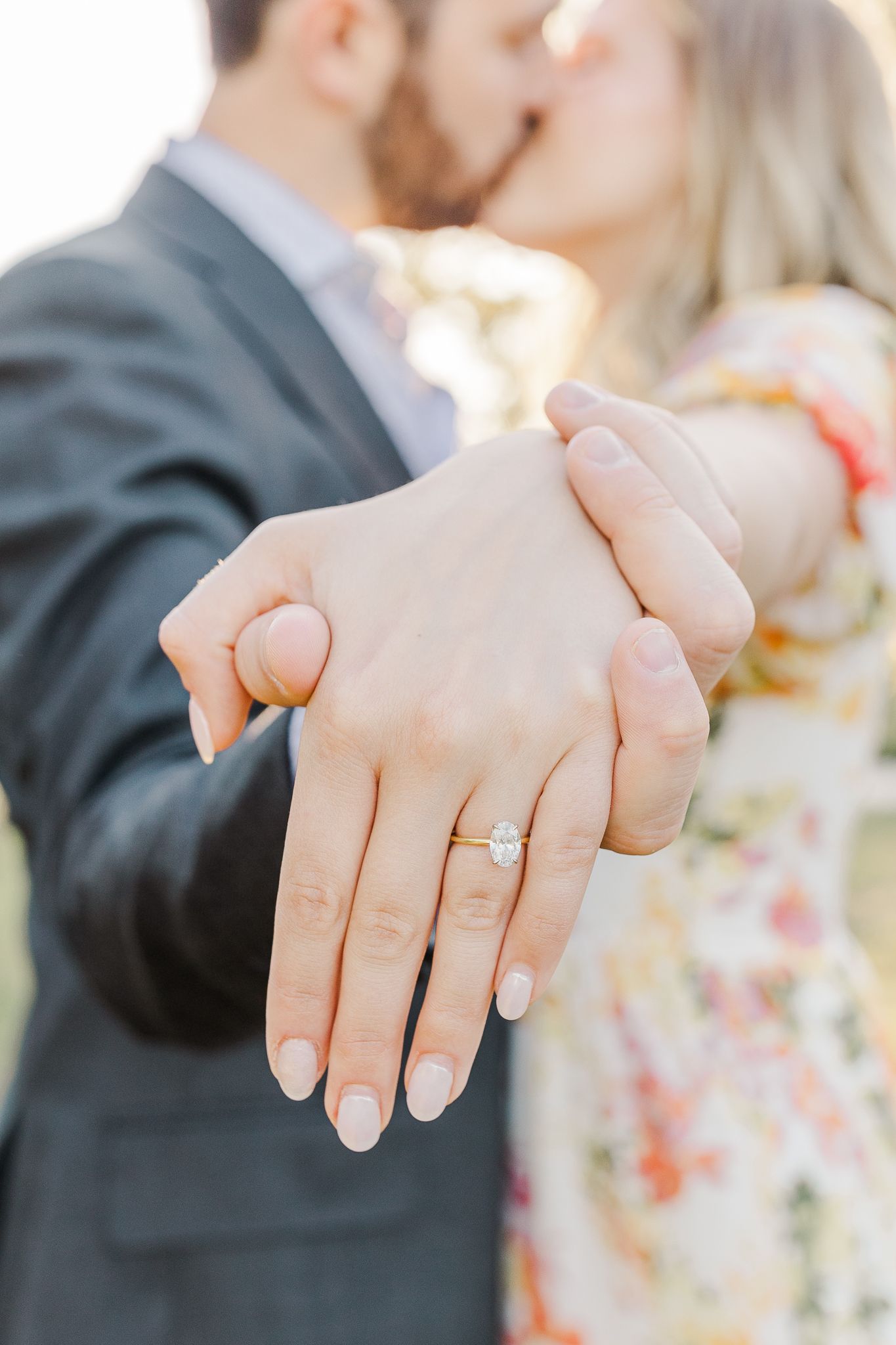 MEADOWLARK GARDENS ENGAGEMENT PICTURES
