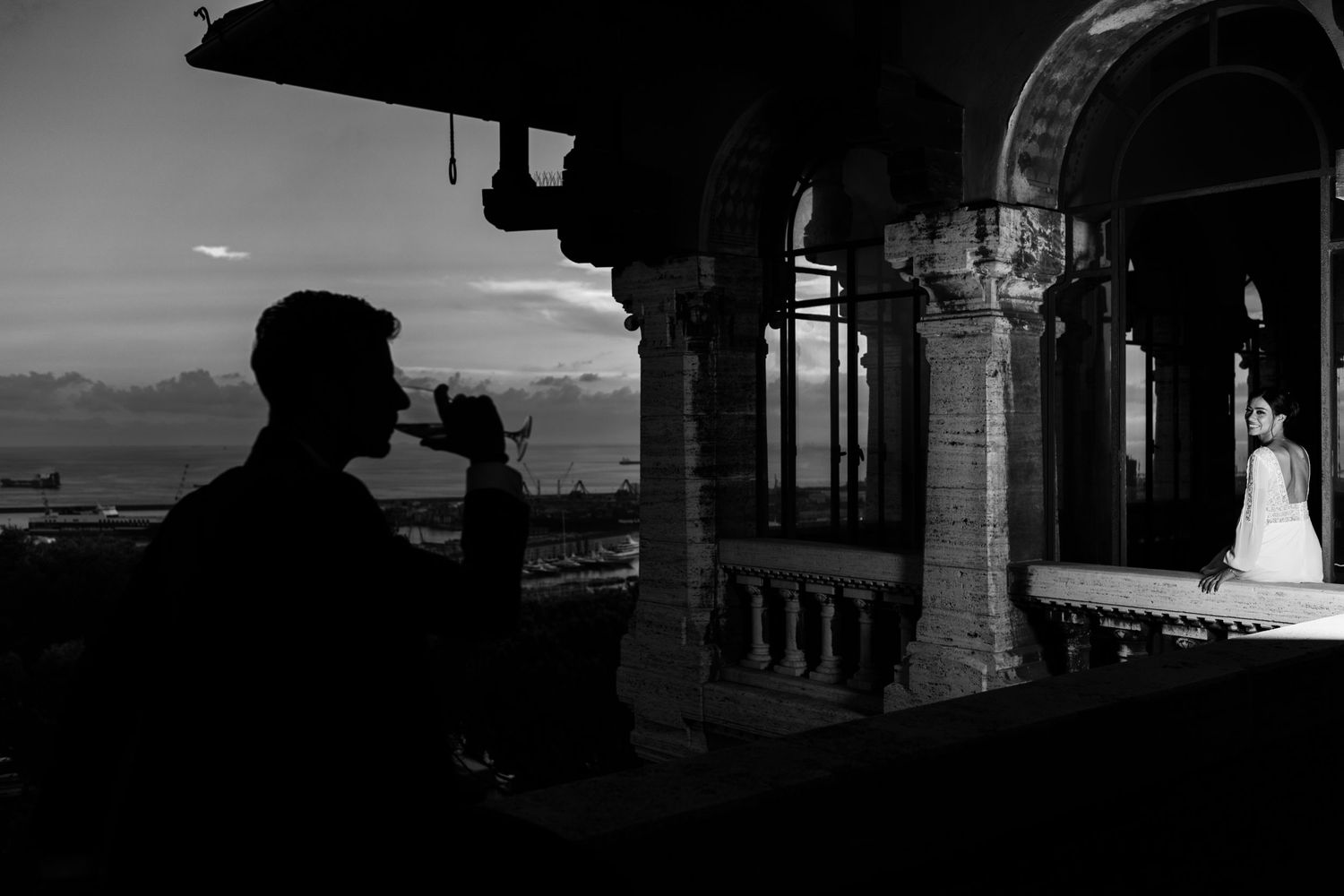 sposi a castello bruzzo al tramonto