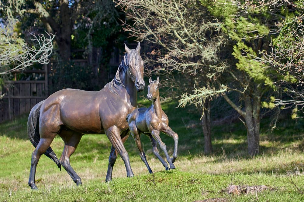 Mare and foal statue in Woodside