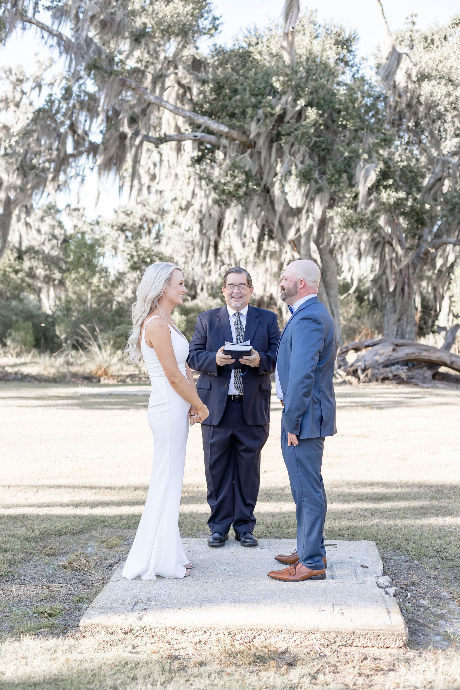 bride and groom elopement at Fontainebleau state park f/a Baton Rouge wedding photographer