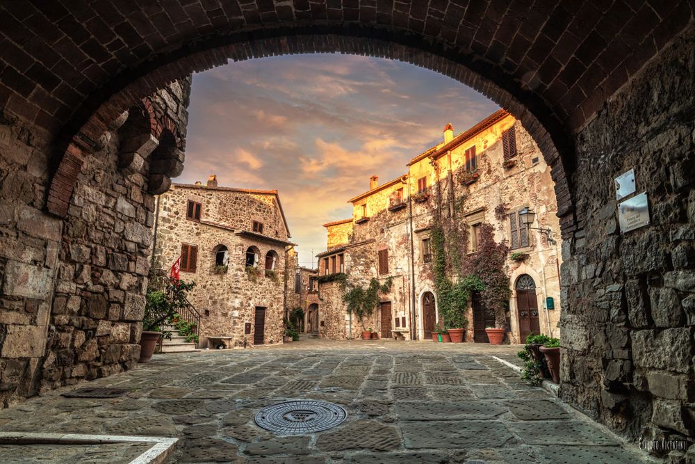 Montemerano old village (Tuscany) Italy Copyright Claudio Vicentini photographer