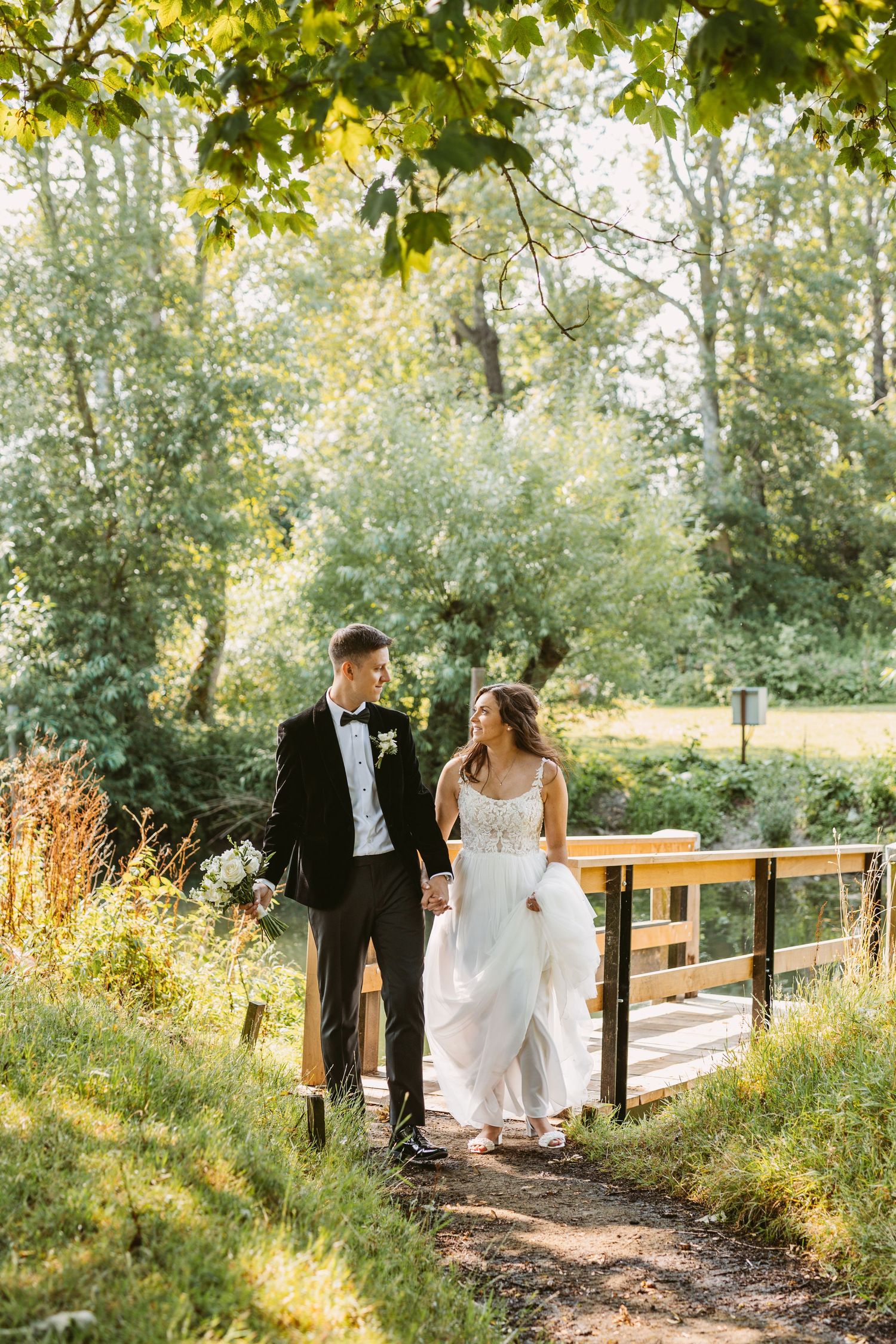 Mapledurham Wedding photography www.vickyphotography.co.uk