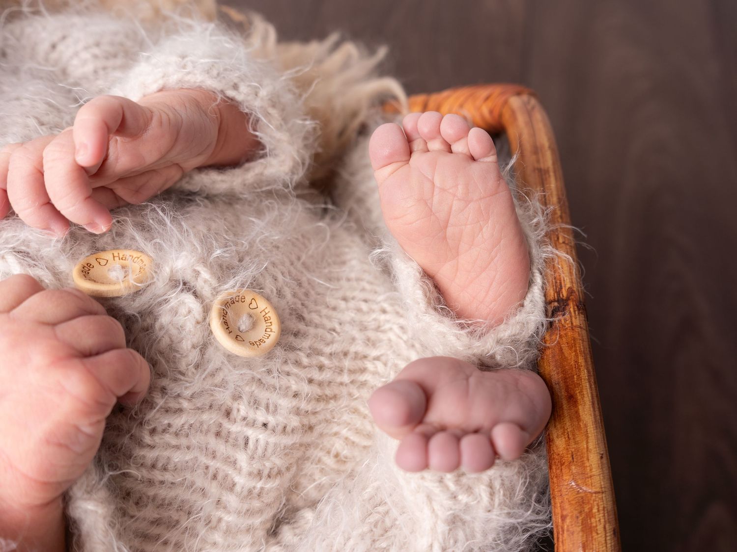 detailed close up of baby's hands and feet at newborn photoshoot in Doncaster