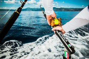 reggere canna da pesca