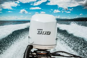 motore della barca sul mare di genova