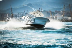 barca nel porto di genova