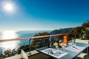 panorama sul mare a bergeggi