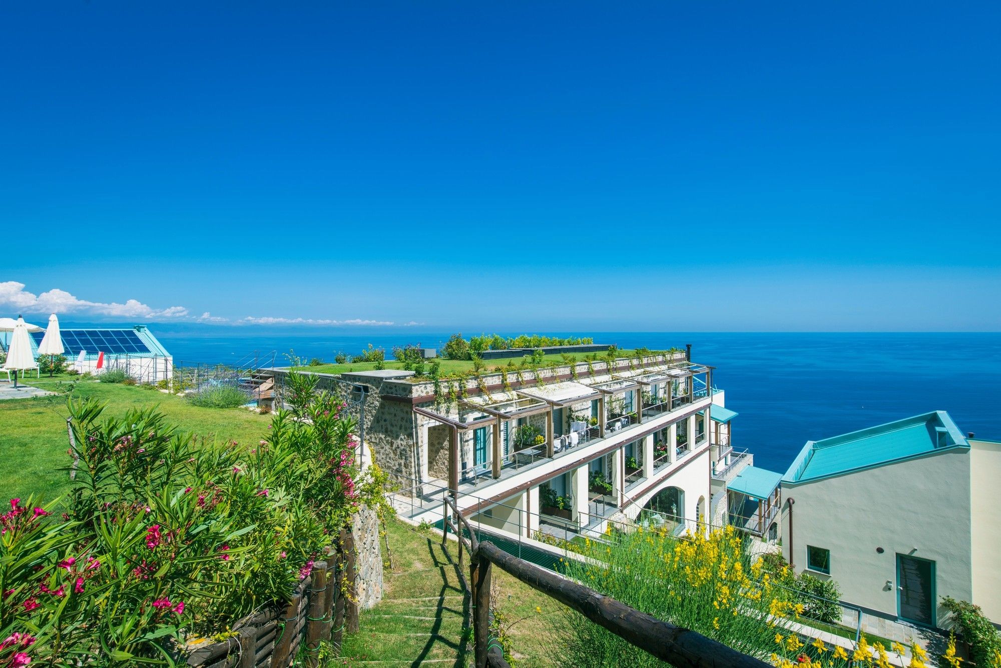 panorama sul mare a bergeggi