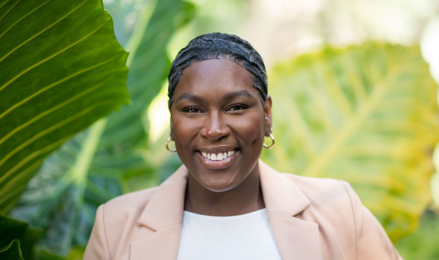DMV Black Female Photographer captures therapist branding photo shoot in Washington, D.C. at US Botanical Gardens
