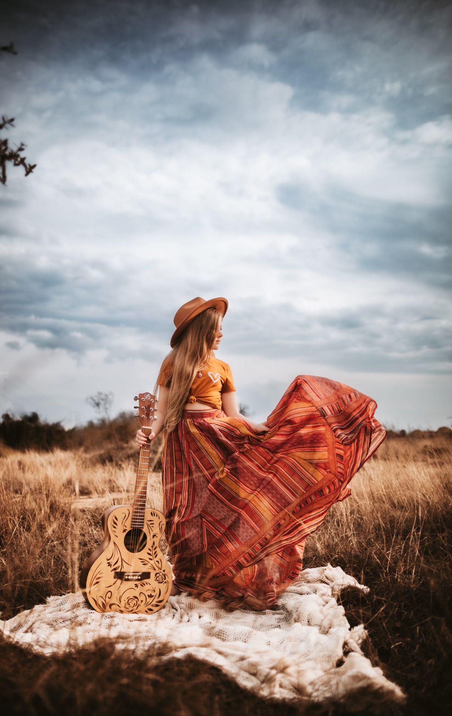 Michigan Based - Motherhood and maternity photographer.