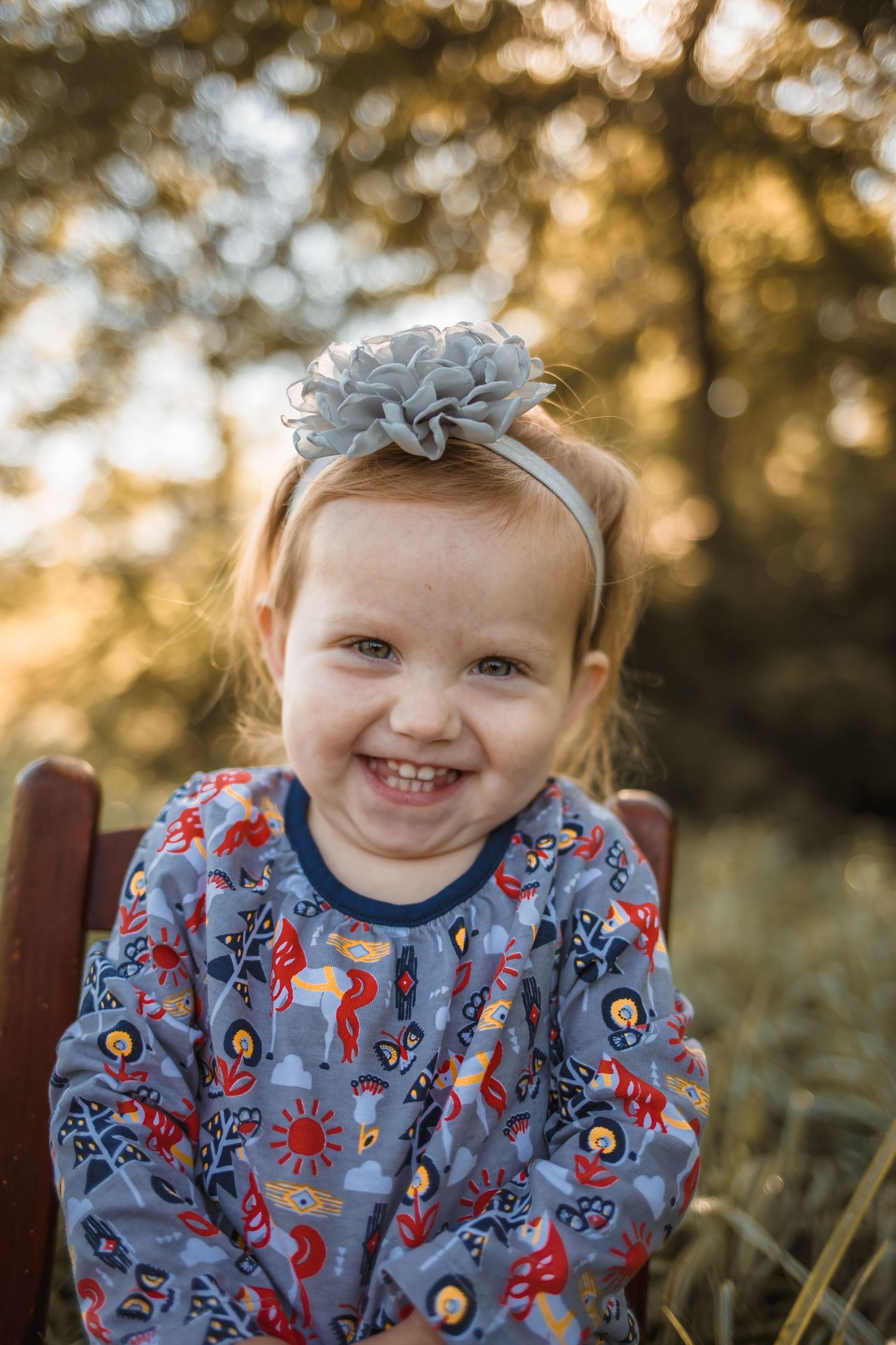 On Que Photography Dominique Renn Ohio Cincinnati Bethel TODDLER LAUGHING AND SMILING