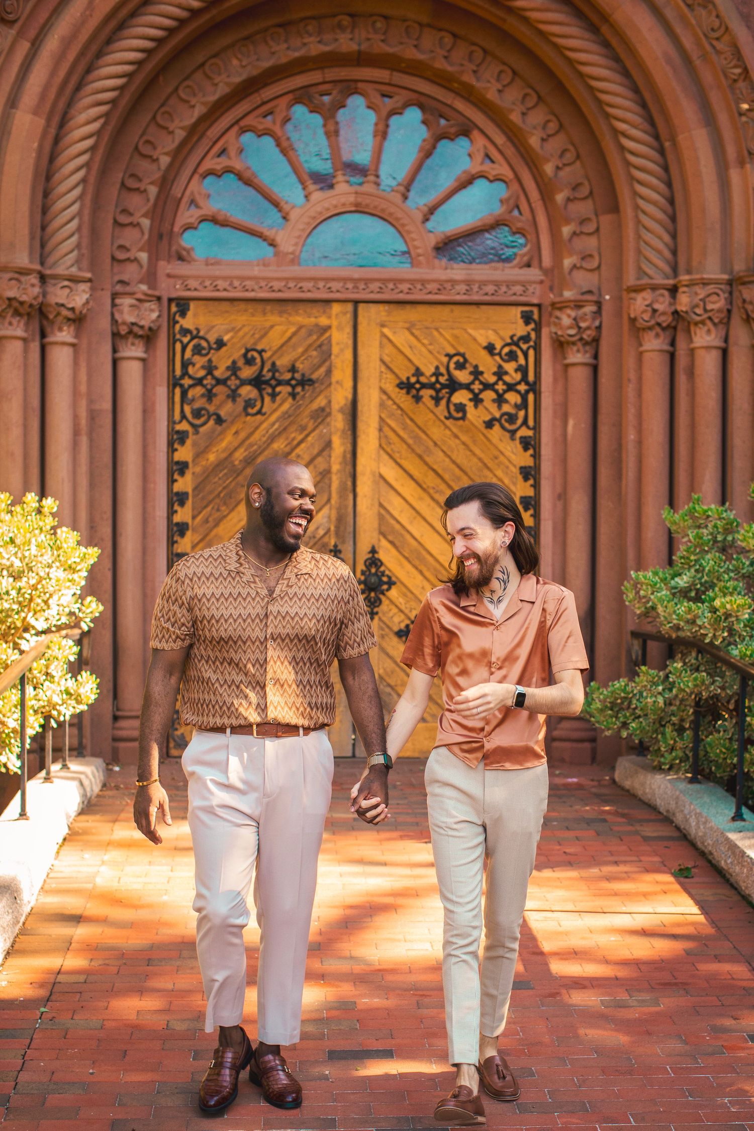 LBGT engagement photography at Smithsonian Castle