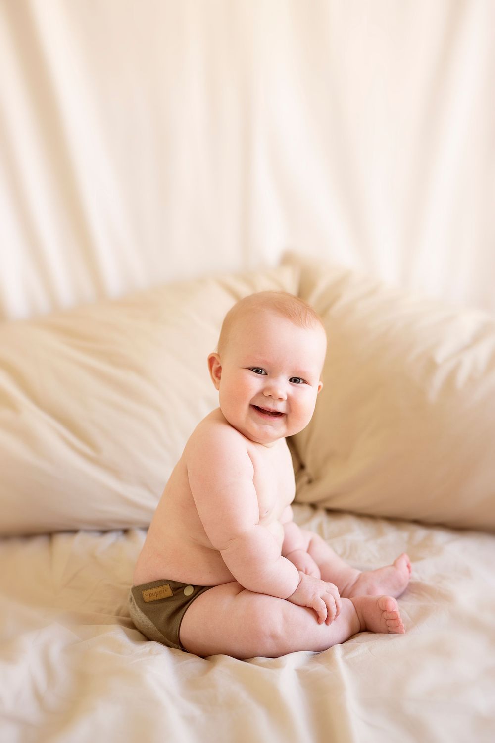 Baby billede, sydfynsk fotograf, hjemme i vante omgivelser. Familie fotografering