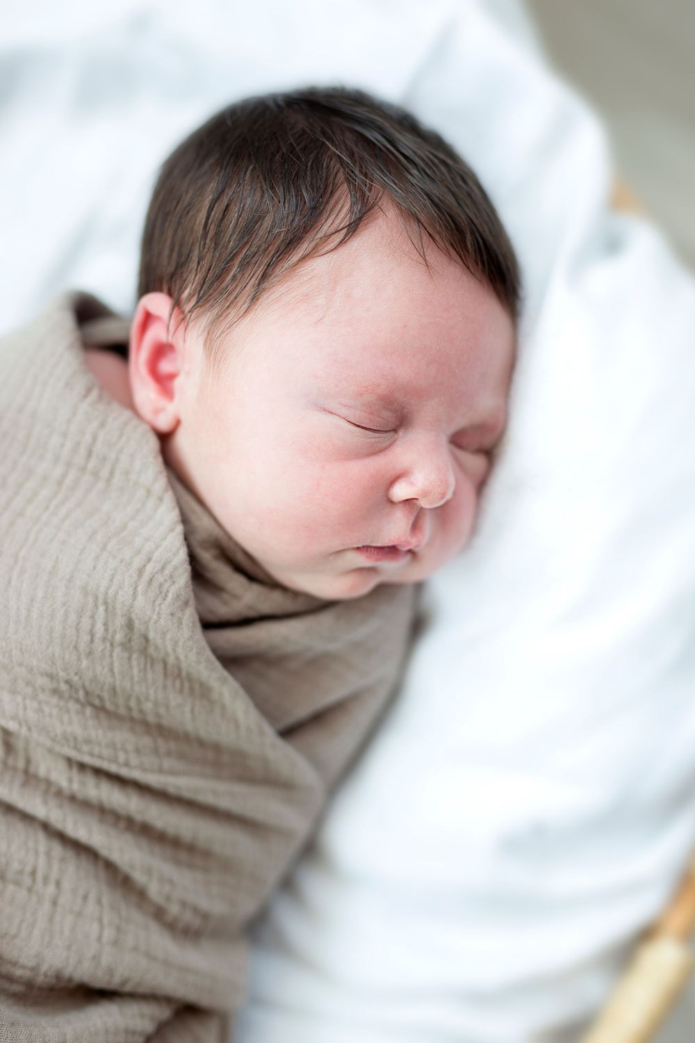 Newborn billede, sydfynsk fotograf, hjemme i vante omgivelser. Familie fotografering