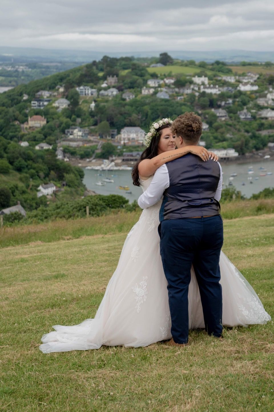 Worswell Barton Farmhouse. Out side Wedding. Wedding Photography Devon. Bride Devon.