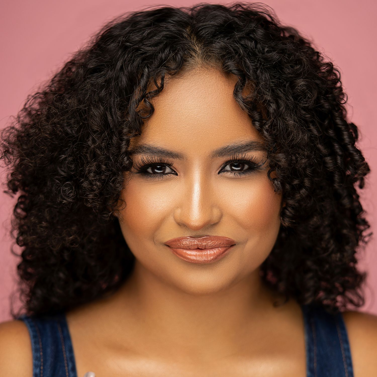 Orlando actress headshot photographer Ray Alvarez — glamour female talent headshot with dramatic makeup and pink background