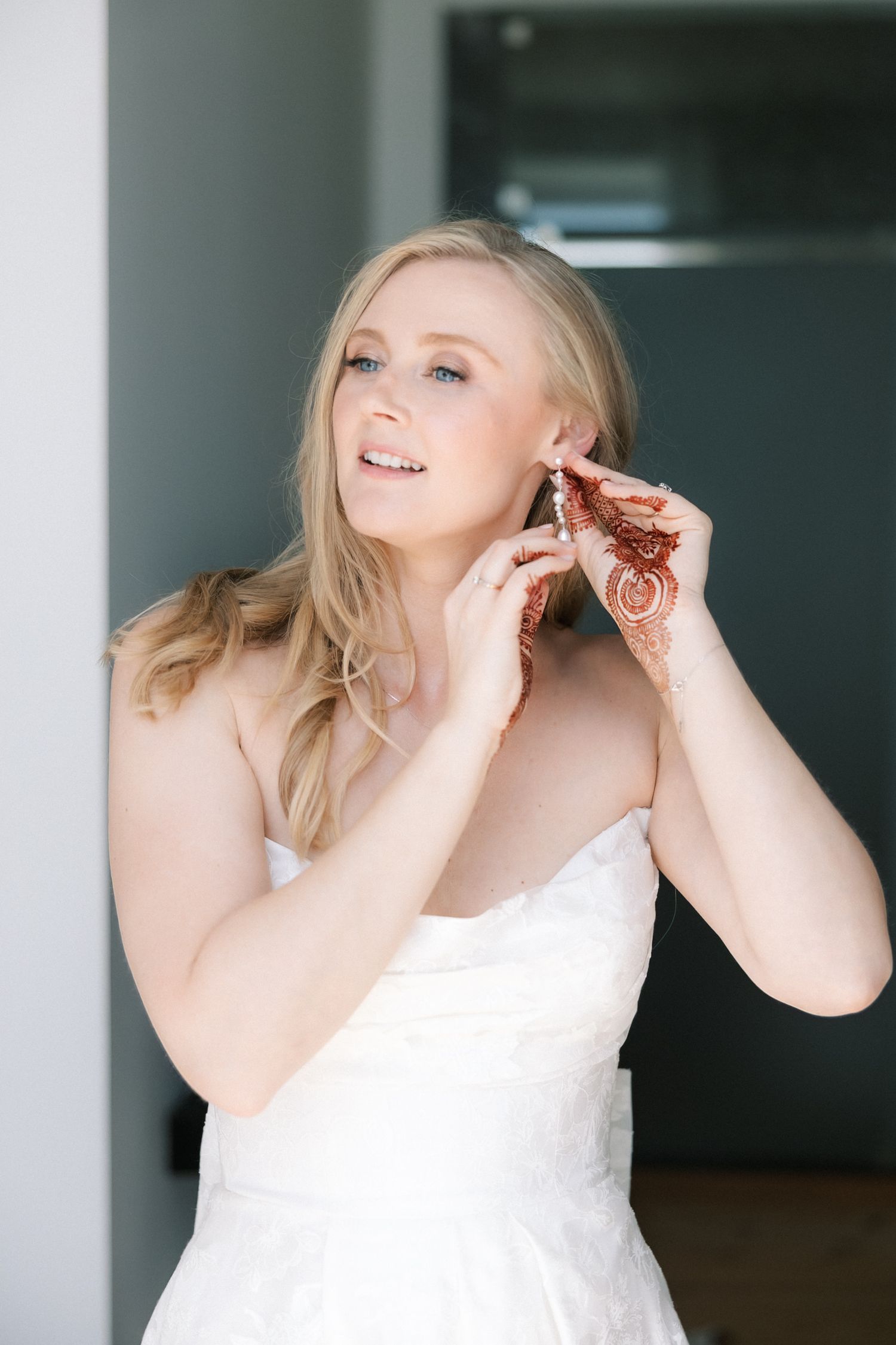 Elegant bridal portrait overlooking the Atlantic Ocean before the ceremony at Arriba by the Sea.