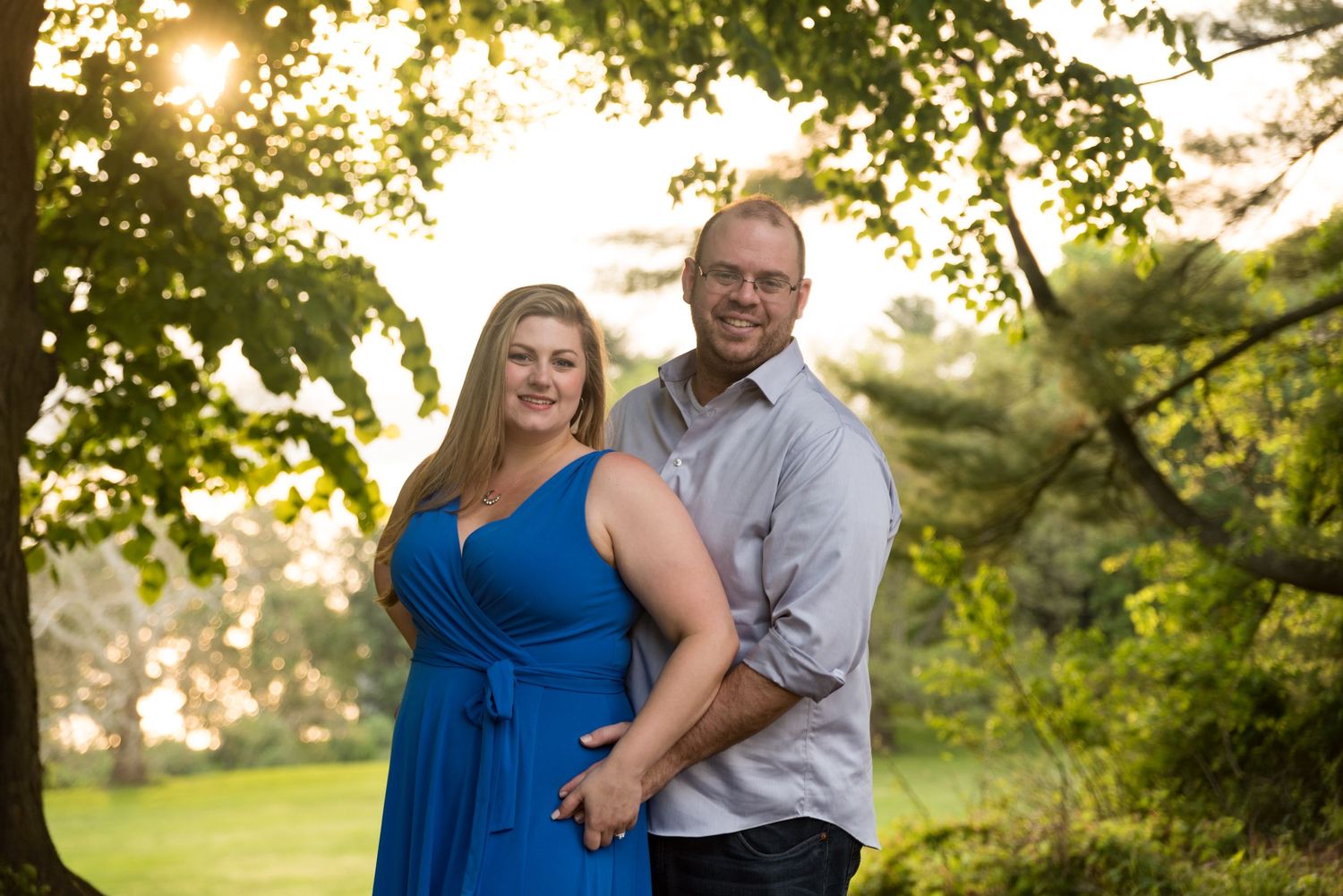 Posed engagement portraits for all body types with Leah Ramuglia photography