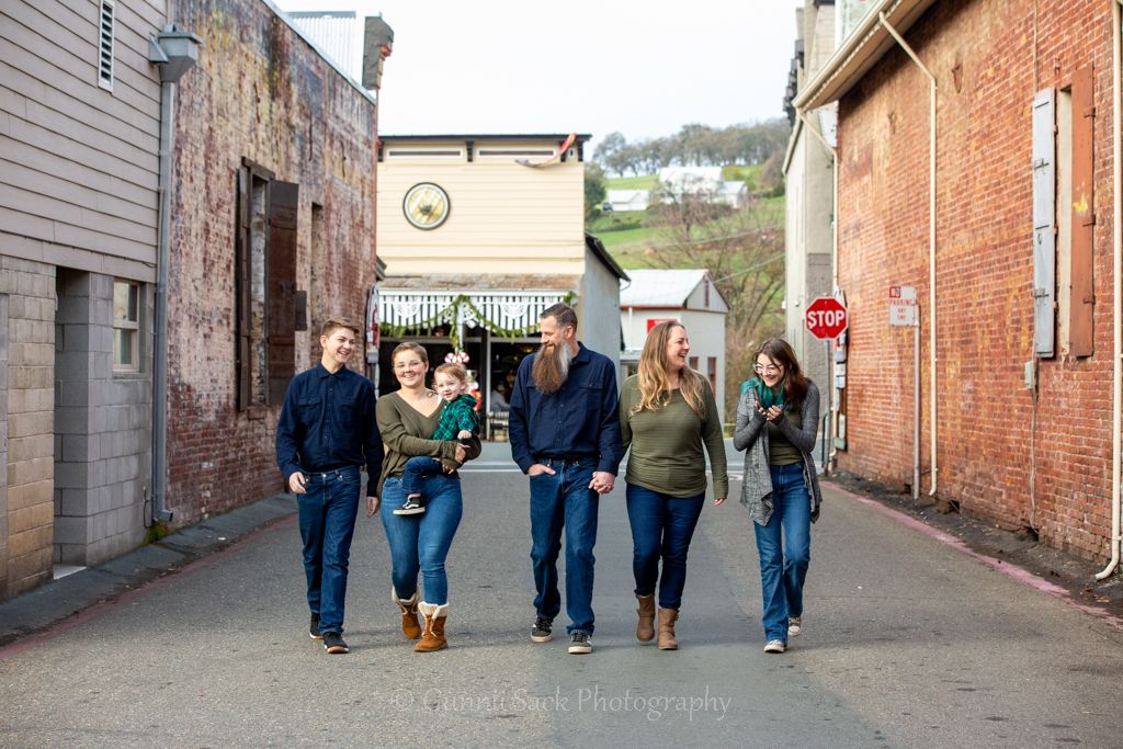 gunnii sack photography, amador county, sutter creek ca, family photos, multi generational photoshoot